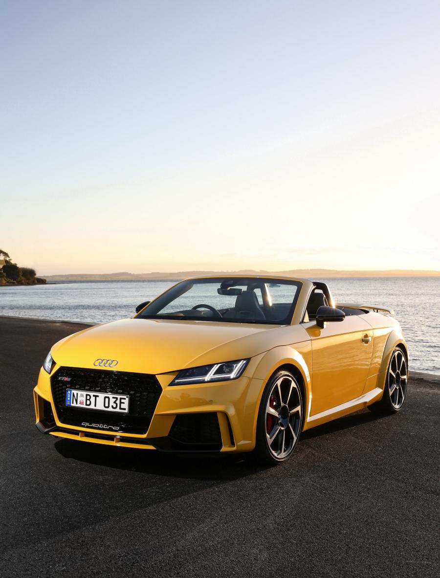  Audi TT RS Roadster (8S) 2017 года  (AU) (фото 8 из 40)